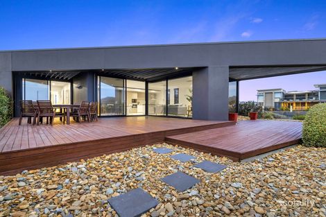Property photo of 1/11 Sharpley Avenue Safety Beach VIC 3936