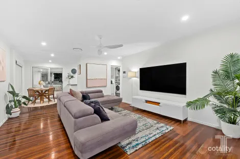Property photo of 103 Pareena Crescent Mansfield QLD 4122