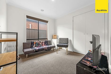 Property photo of 39 Azadi Crescent Strathtulloh VIC 3338