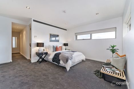 Property photo of 12/32 Outer Crescent Brighton VIC 3186