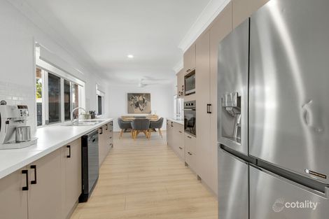 Property photo of 41 Geoffrey Thomas Drive Tannum Sands QLD 4680