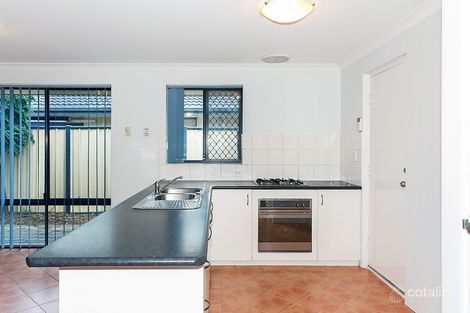 Property photo of 5 Spoonbill Place Queens Park WA 6107