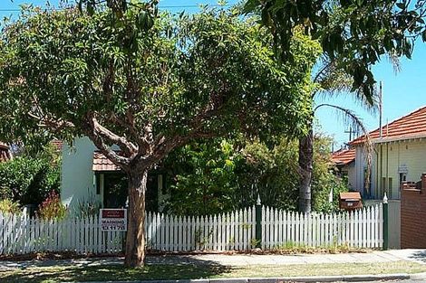 121 Anzac Rd, Mount Hawthorn, WA 6016