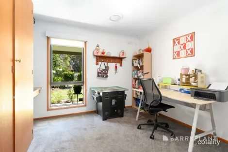 Property photo of 1 Tanunda Grove Belmont VIC 3216