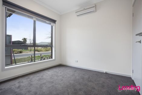 Property photo of 1/2 Border Boulevard Sunbury VIC 3429