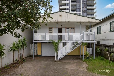 15 Sixth Ave, Palm Beach, QLD 4221