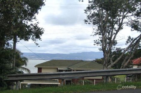 141 Northcliffe Dr, Lake Heights, NSW 2502