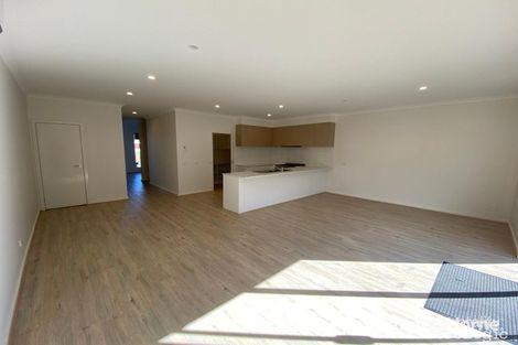Property photo of 10 Galton Walk Pakenham VIC 3810