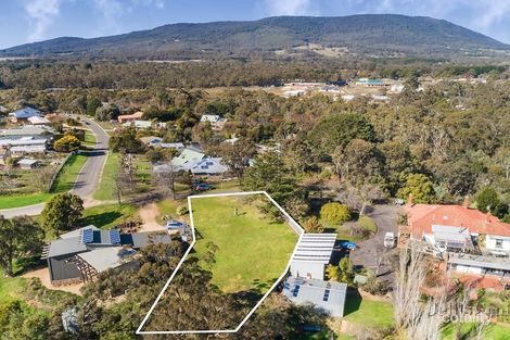 45 East St, Woodend, VIC 3442