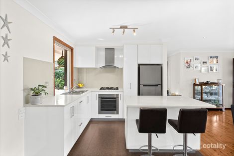 Property photo of 6 Susan Place Farmborough Heights NSW 2526