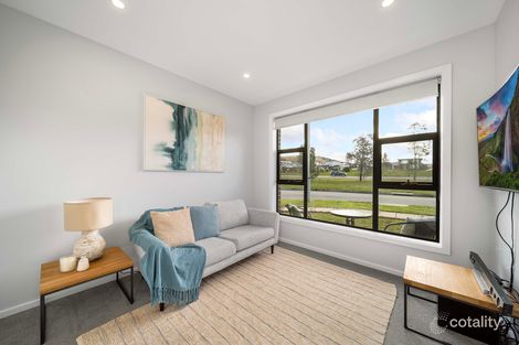 Property photo of 28 Dorrie Crescent Moncrieff ACT 2914