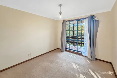 Property photo of 24 Yoogali Terrace Blaxland NSW 2774