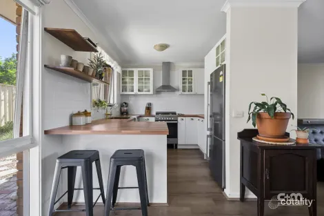 Property photo of 3 Amber Court Pascoe Vale VIC 3044