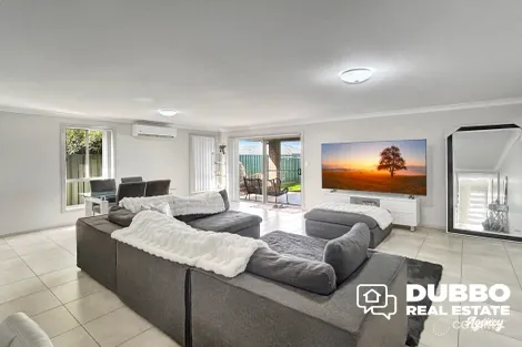 Property photo of 31 Magnolia Boulevard Dubbo NSW 2830