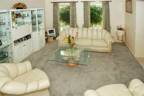 Property photo of 3 Latham Close Mill Park VIC 3082