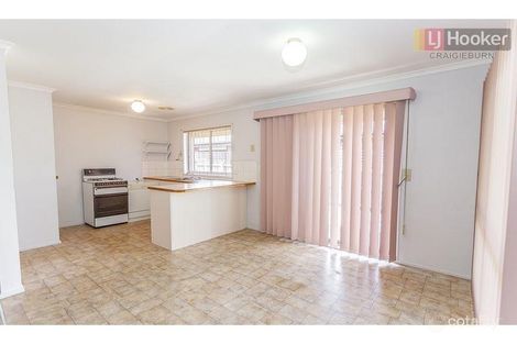Property photo of 1/156 Hothlyn Drive Craigieburn VIC 3064