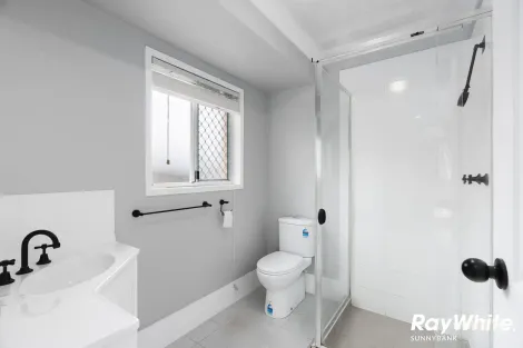 Property photo of 17 Gumview Close Regents Park QLD 4118