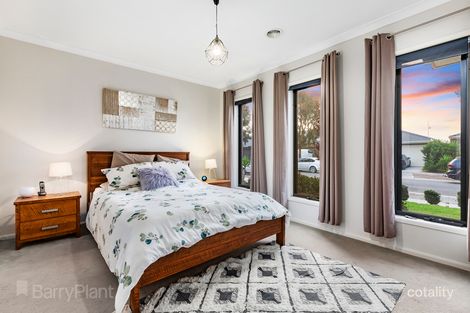 46 Tamborine Ave, Point Cook, VIC 3030