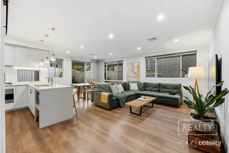 Property photo of 18A Bridgewater Crescent Karrinyup WA 6018