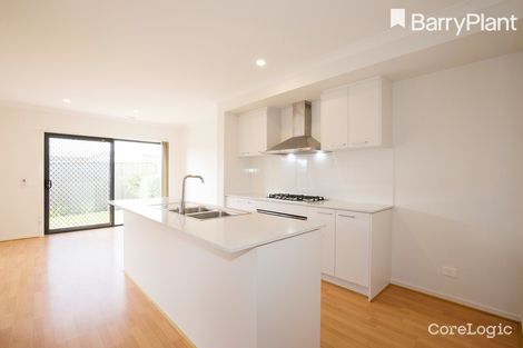 Property photo of 18 Swindale Way Clyde North VIC 3978