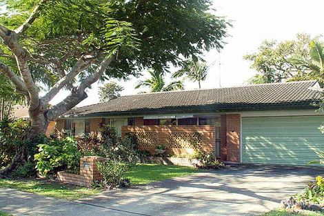 13 Laguna Ave, Palm Beach, QLD 4221