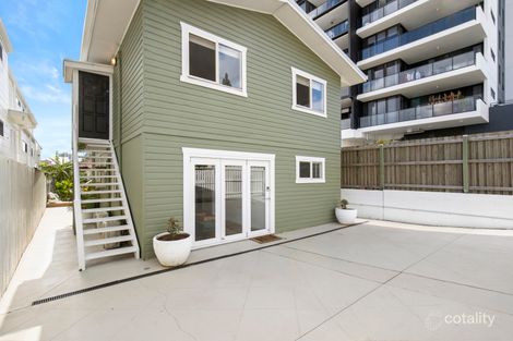 Property photo of 3 Bondi Avenue Mermaid Beach QLD 4218