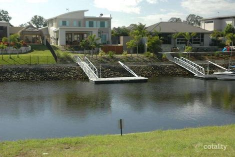 Property photo of 38 Ferrymans Court Helensvale QLD 4212
