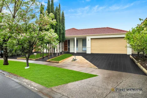 15 Weigall Cl, Caroline Springs, VIC 3023