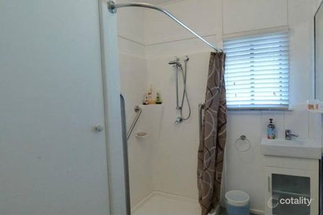 38 Ellen St, Woody Point, QLD 4019