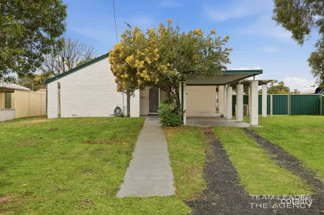 Property photo of 2 Hakea Place Pinjarra WA 6208