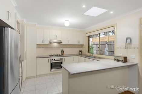 Property photo of 2/18 Vermont Parade Greensborough VIC 3088