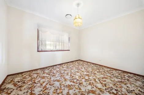 Property photo of 4 Cecil Place Greenfield Park NSW 2176