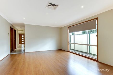 Property photo of 19 Theseus Circuit Rosemeadow NSW 2560