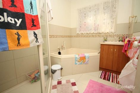 Property photo of 19 Fisher Square Horsham VIC 3400