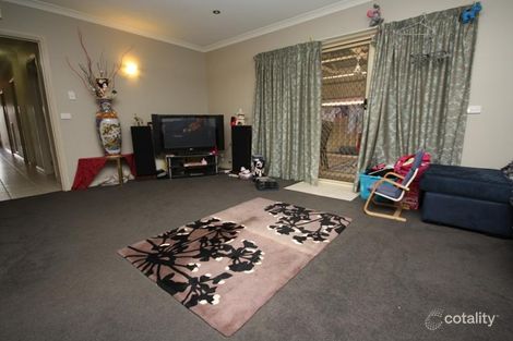 Property photo of 19 Fisher Square Horsham VIC 3400