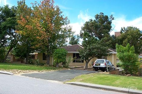 14 Stonehouse Cres, Bentley, WA 6102