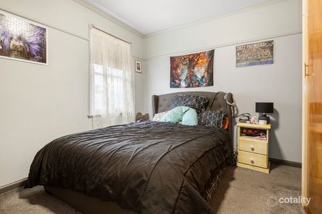 Property photo of 37 Swallow Crescent Norlane VIC 3214
