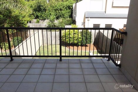 6b Government Rd, Labrador, QLD 4215