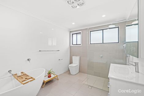 Property photo of 18 Sunshine Drive Point Clare NSW 2250