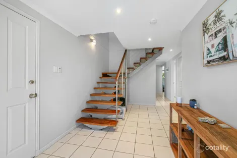 Property photo of 33 Point Cartwright Drive Buddina QLD 4575