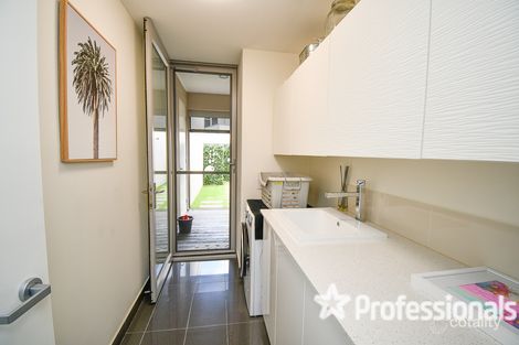 Property photo of 82 Whimbrel Crescent Coodanup WA 6210