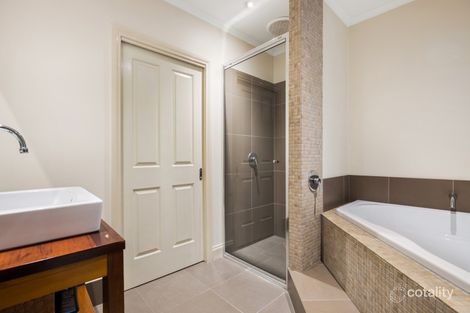Property photo of 3 Stonehaven Avenue Cranbourne VIC 3977