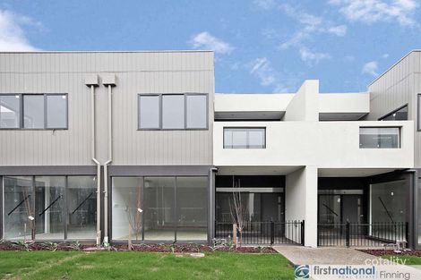 Property photo of 18 Push-Pea Way Cranbourne West VIC 3977