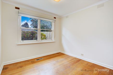 82 Headingley Rd, Mount Waverley, VIC 3149
