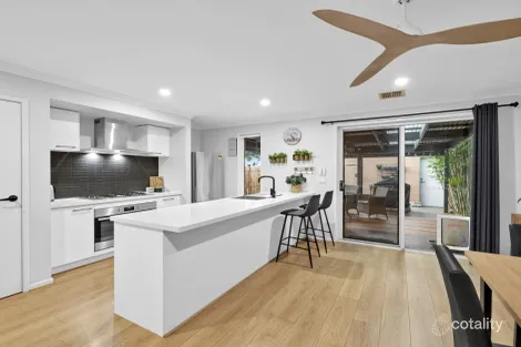 Property photo of 2 Honeybrook Lane Clyde VIC 3978