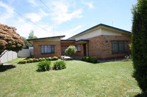 27 Carpenter St, Wendouree, VIC 3355