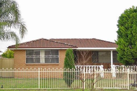 11a Arrowhead Rd, Greenfield Park, NSW 2176