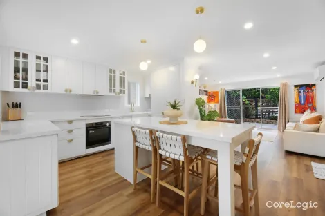 Property photo of 1/27 Corunna Crescent Ashmore QLD 4214