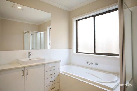 Property photo of 17 Bear Crescent Doreen VIC 3754