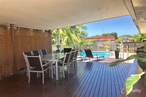 Property photo of 29 Collins Crescent Benowa QLD 4217